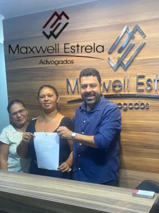 Instagram post from maxwell_estrela_advogados. This post is in position 9.
