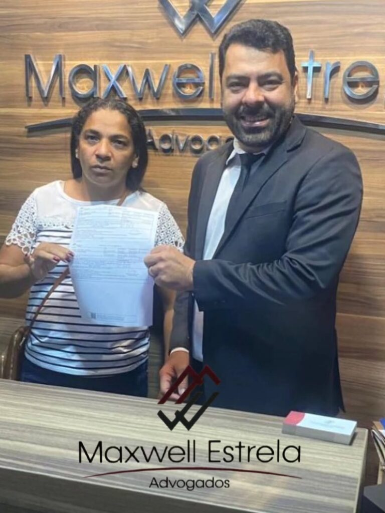 Instagram post from maxwell_estrela_advogados. This post is in position 8.